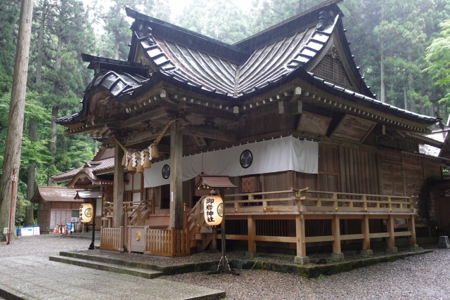 御岩神社